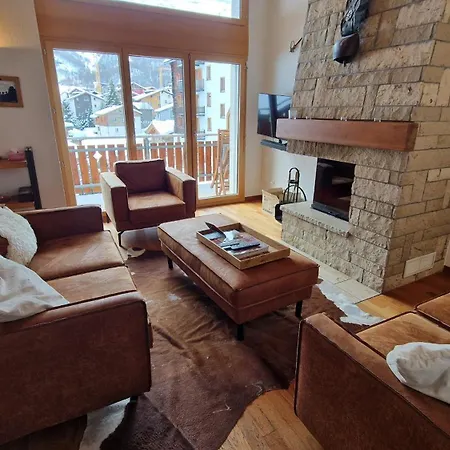 Haus Serac Апартаменты Зас-Фе